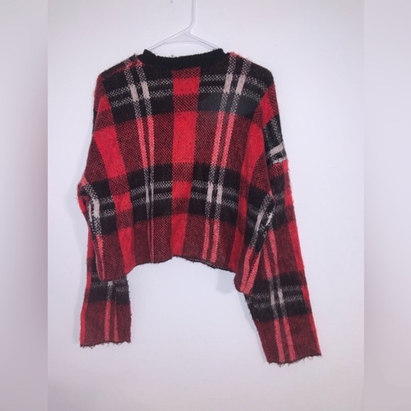 Plaid Boxy Sweater - Picture 9 of 11